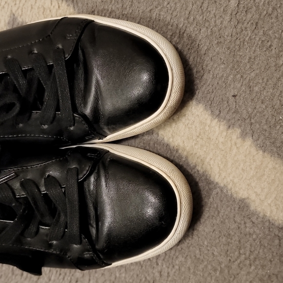 Kenneth Cole Reaction Sneakers - Picture 3 of 6